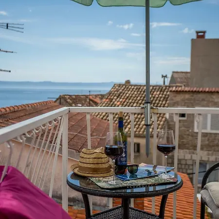 Lux Макарска