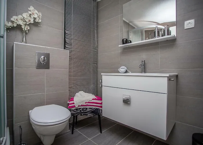 Lux * Макарска