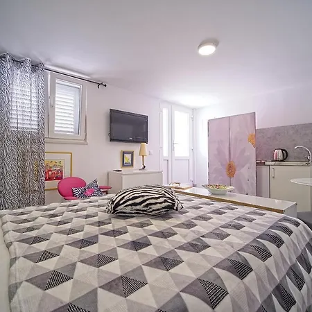 Lux Makarska