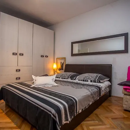 Apartment Lux Makarska