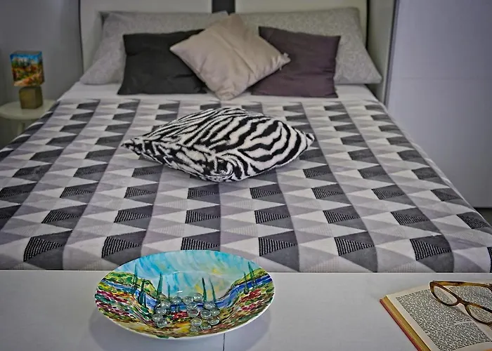 Lux דירה מאקרסקה