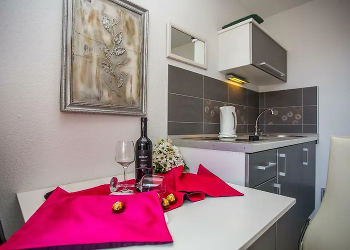 Lux דירה מאקרסקה